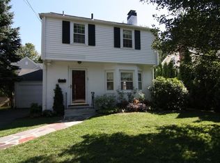 32 Thomas Rd, Wellesley, MA 02482