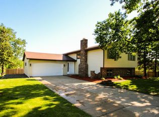 7887 74th St S, Cottage Grove, MN 55016