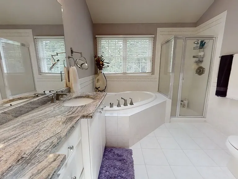 711 Binghampton Ln — Photo 6