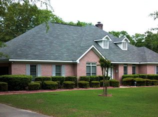 706 Inlet Rd, Eufaula, AL 36027