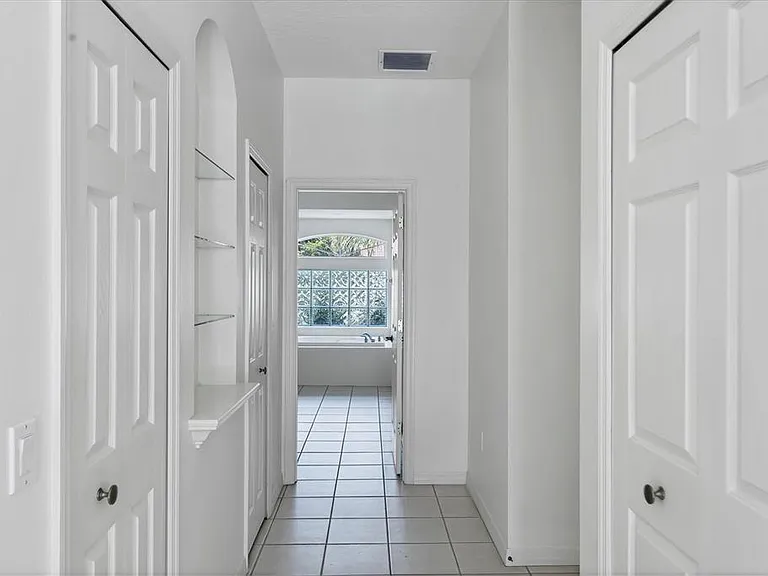 8501 Park Shore Ln — Photo 25