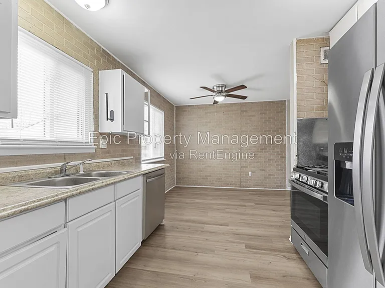 27081 Leroy St — Photo 2