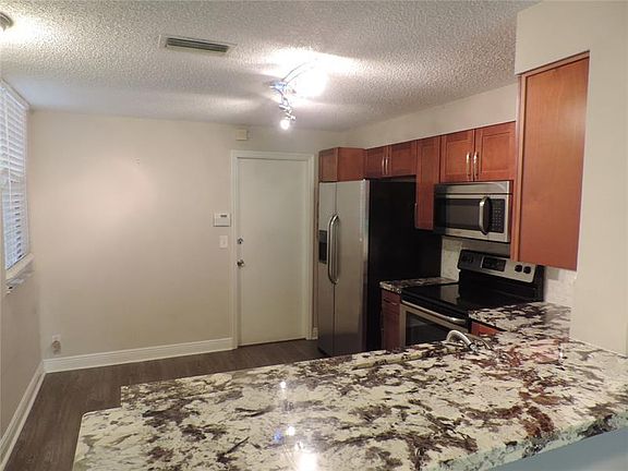4th image of 1340 Sorrento Dr