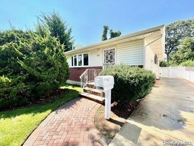 135 Manhattan Avenue, Roosevelt, NY, 11575