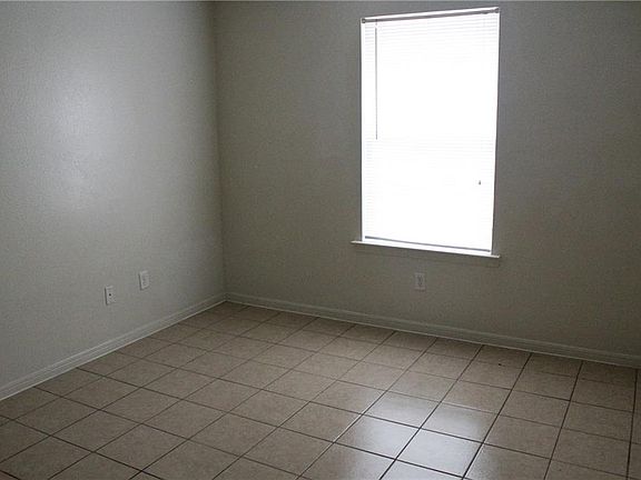 5th image of 605 N Gilmer St