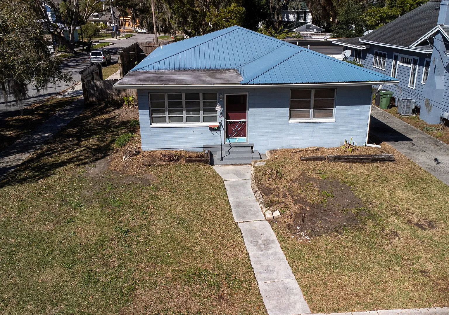 Charming 1950s 3/2 Single Family Home — Photo 1