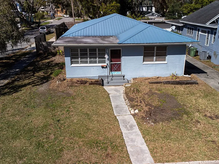 64 Fullerwood Dr — Photo 1