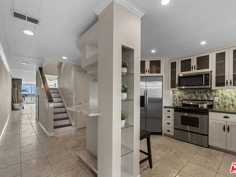 4 Jib St #3 — Photo 9