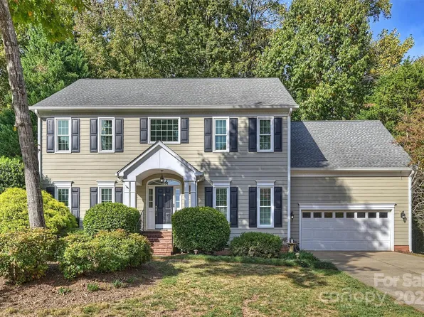 5604 Flowering Dogwood Ln, Charlotte, NC 28270
