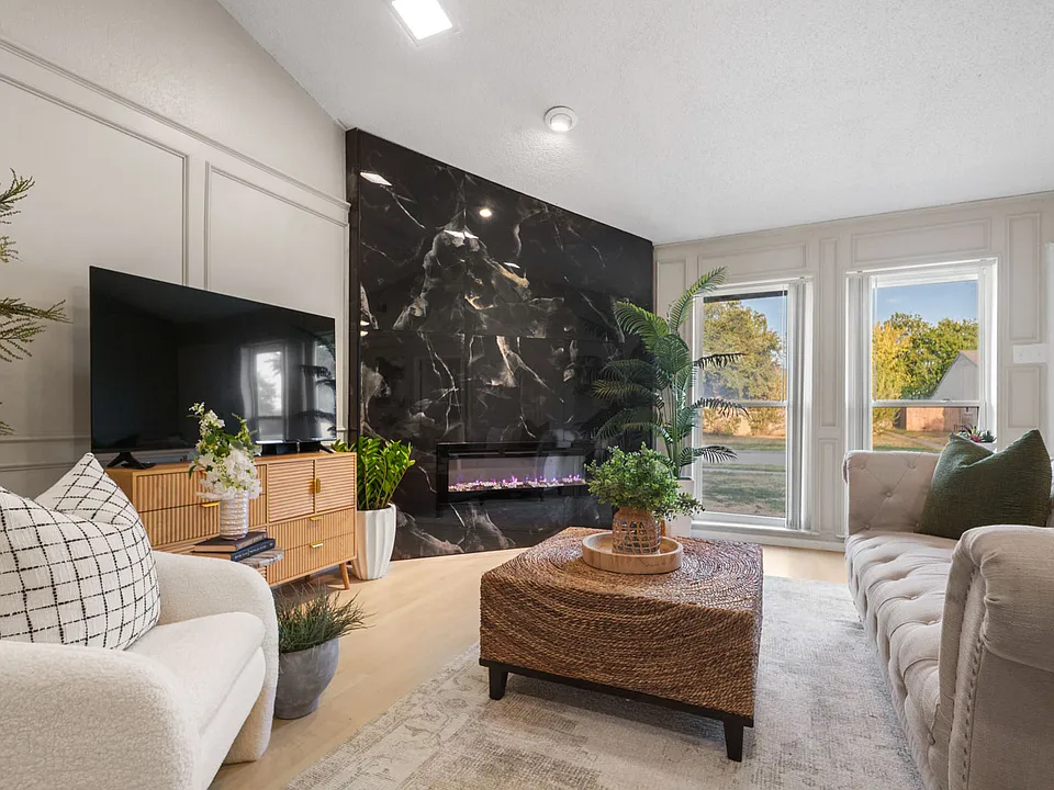 310 Candlewood Pl