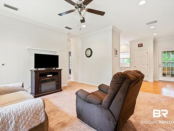 3rd image of 217 Barry Ave