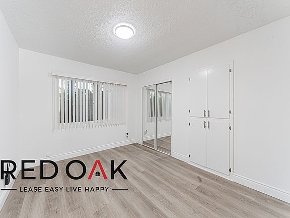 3rd image of 818 W Huntington Dr APT 5
