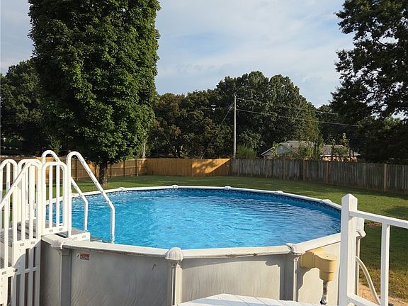 5th image of 1420 Kay Lynn Dr