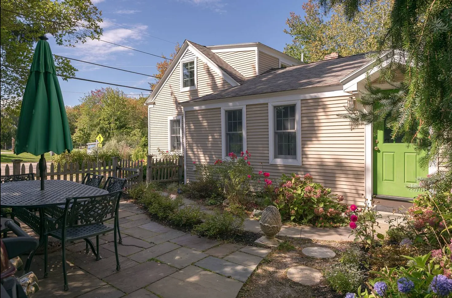 3 bed, 2.5 bath, 1819 sqft, $2,950 — Photo 4