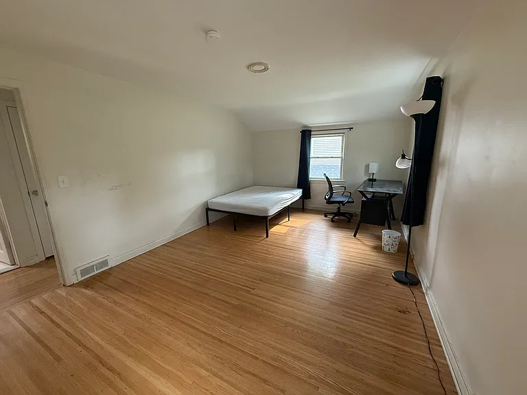 10 Stanford Rd — Photo 13