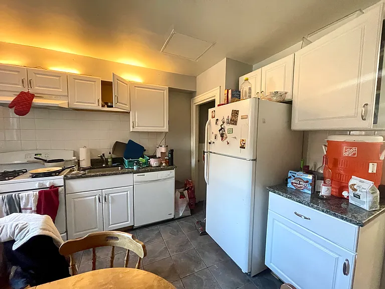 68 Hammond St #2 — Photo 9