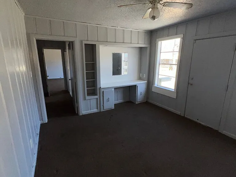 3233 Riviera St — Photo 6