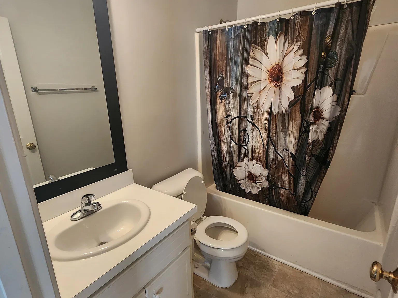 1402 Corbett Ave NE — Photo 4