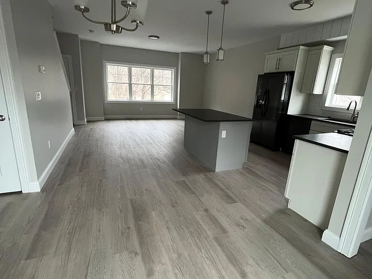 871 Elm St — Photo 9