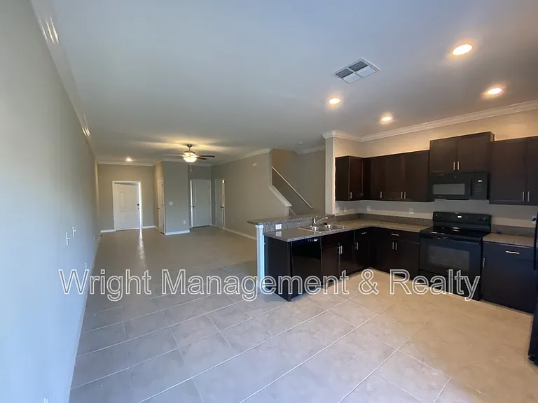 11736 Dumaine Valley Rd — Photo 4