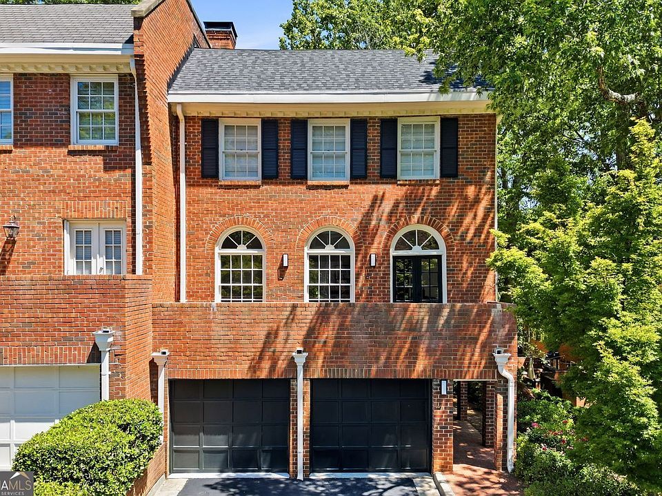 1st image of 425 Jefferson Cir