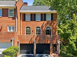 425 Jefferson Cir, Sandy Springs, GA 30328