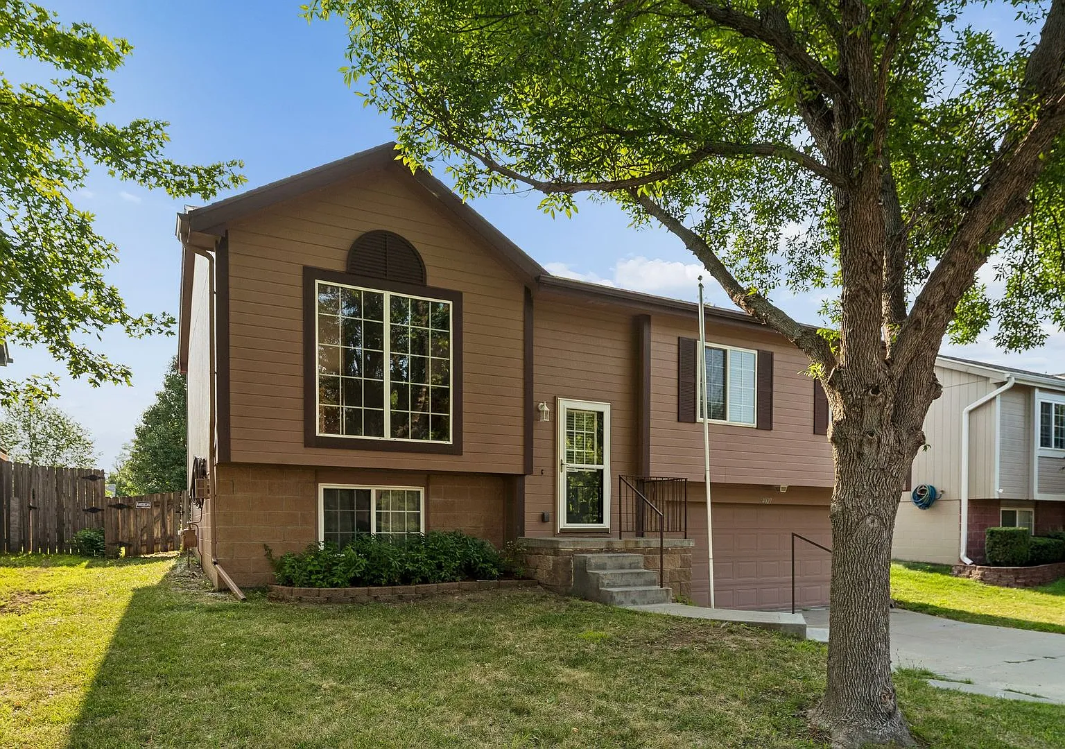 Beautiful 3-Bedroom Home in Quail Run Elkhorn School District — Photo 1