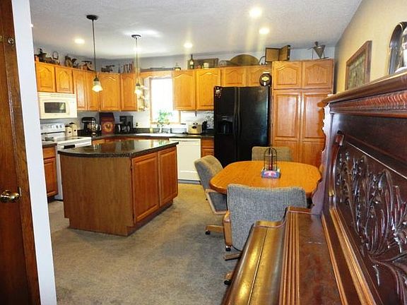 4th image of 2397 Jewell Ave