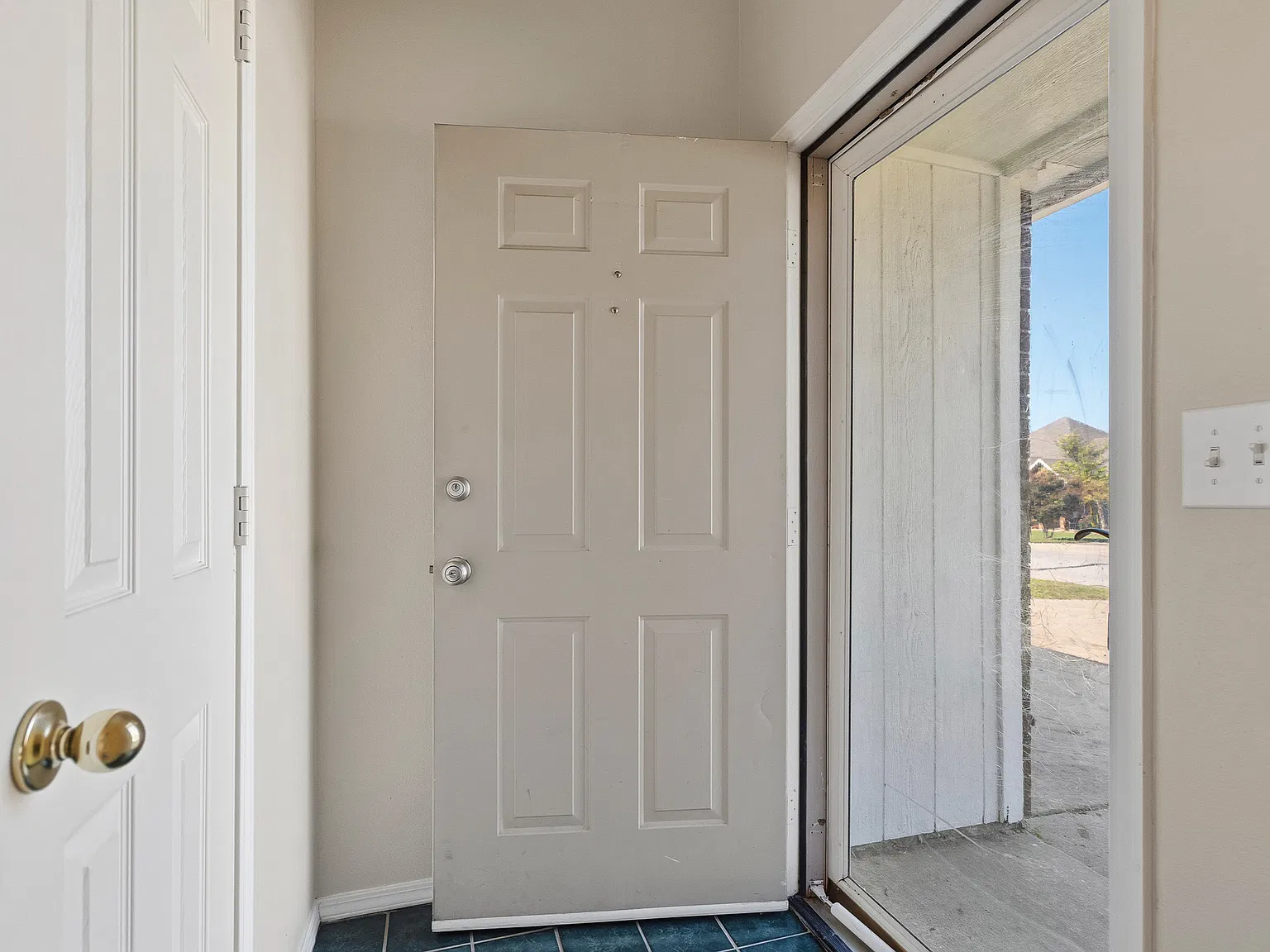3 bed, 1587 sqft, $1,795 — Photo 2