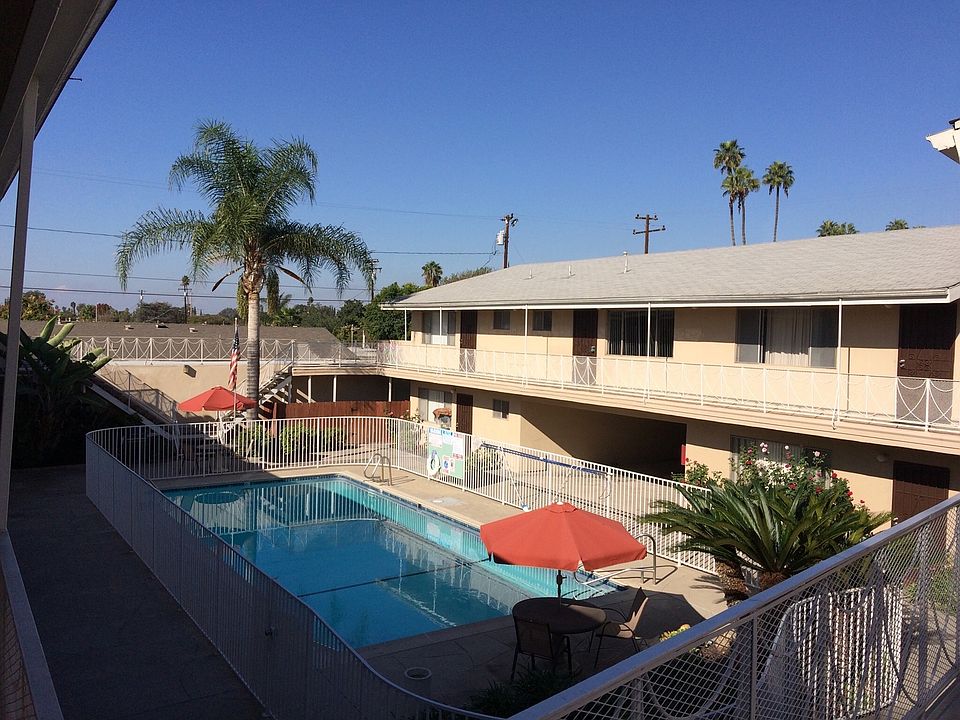 1st image of 921 S Park Cir APT 15