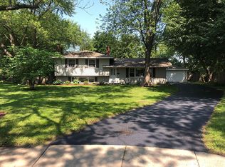 139 Springwood Dr, Naperville, IL 60540
