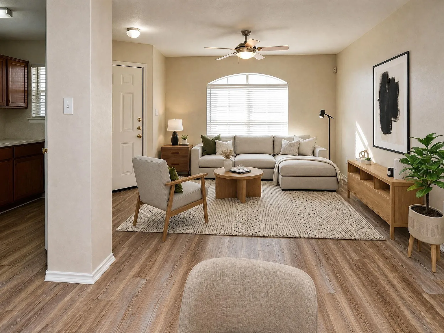 3 bed, 2.0 bath, 1069 sqft, $1,800 — Photo 3