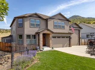 4401 Vista Pointe Dr, Medford, OR