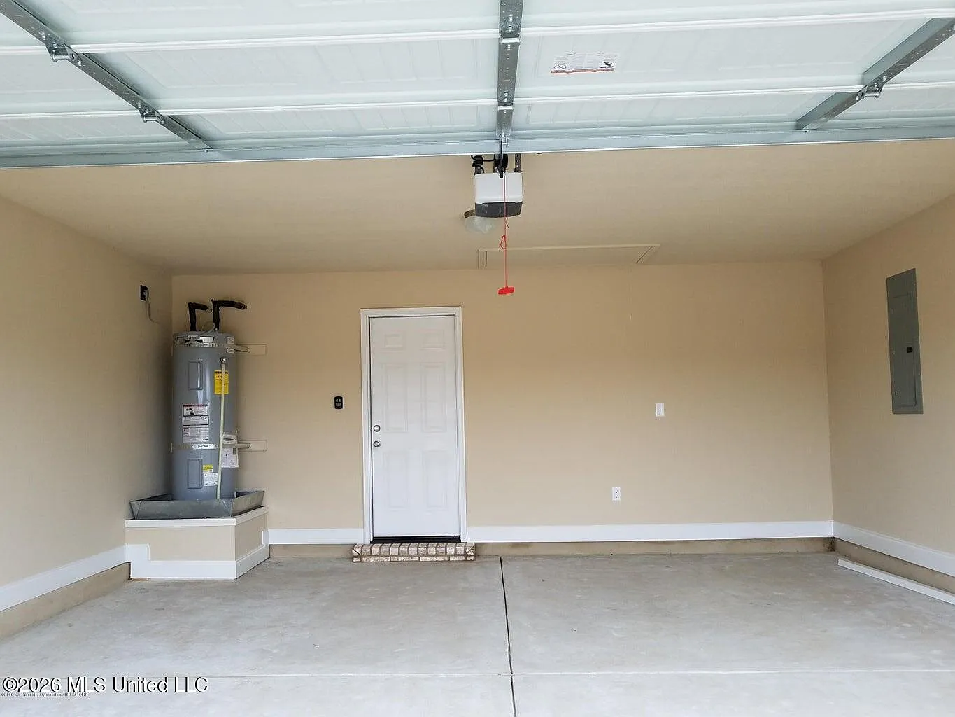 3 bed, 2.0 bath, 1503 sqft, $1,900 — Photo 4