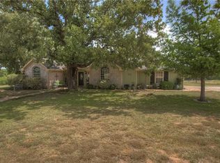 216 Lakeview Ct, Weatherford, TX 76088