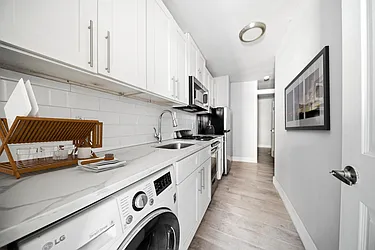 450 West 46th Street, #4FE