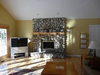 2nd image of 611 Monroe St