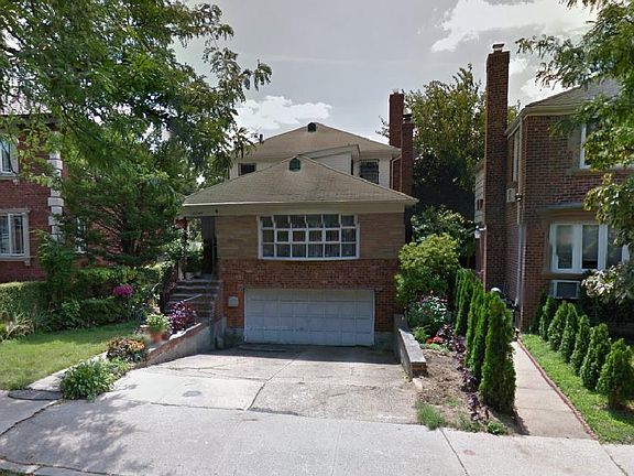 2nd image of 6538 Cromwell Cres