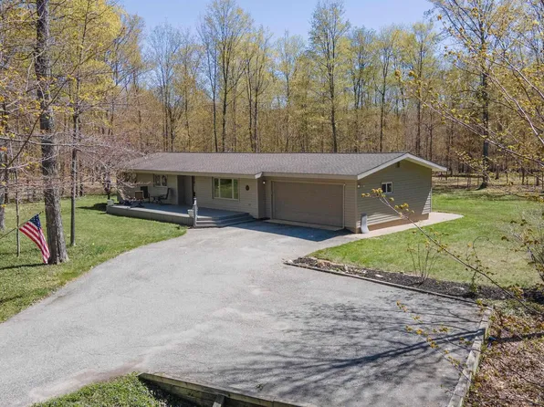 3189 W Trumbull Rd, Maple City, MI 49664