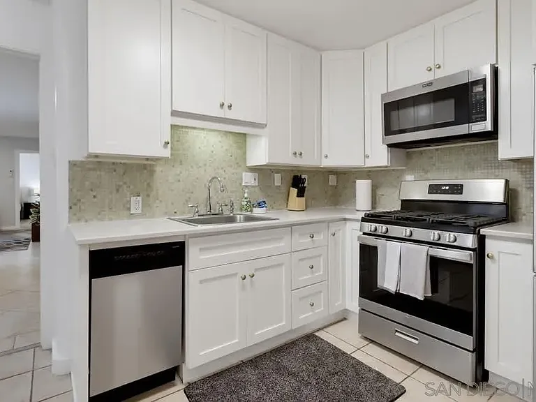 1920 Gardena Pl — Photo 11
