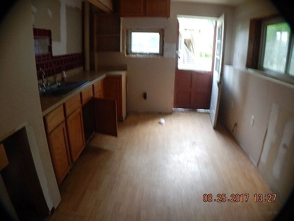 3rd image of 3740 Main St