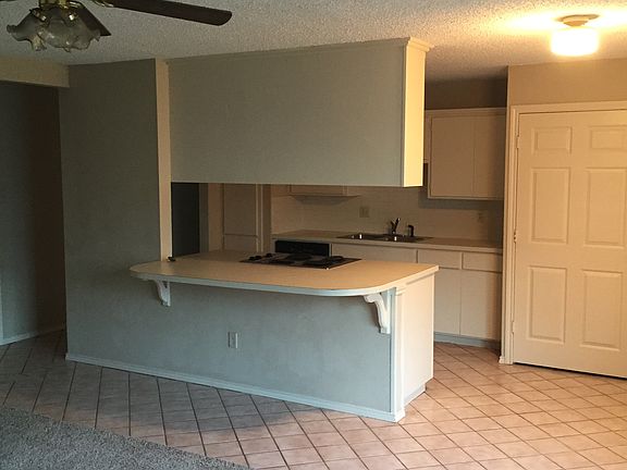2nd image of 3906 Eastridge Dr