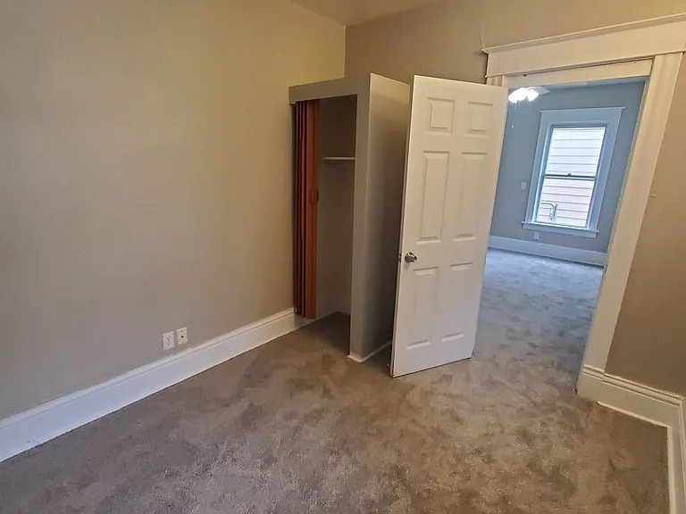 509-509A Park View Dr. (Duplex) — Photo 2