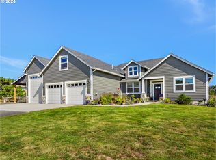 90027 Ocean Dr, Warrenton, OR 97146