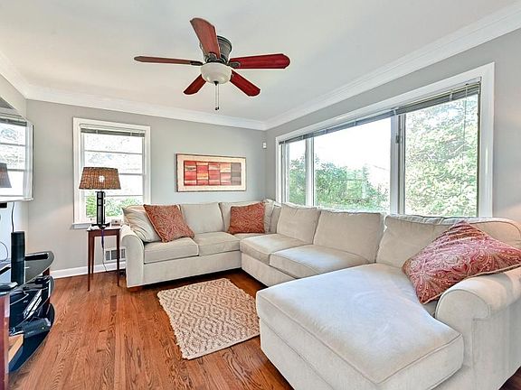 5th image of 2304 Hills Lane Dr SE