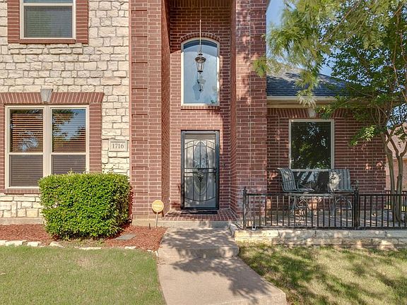 2nd image of 1716 Lacey Oak Ln