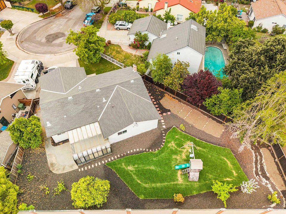 1st image of 1116 Oakbluff Ct