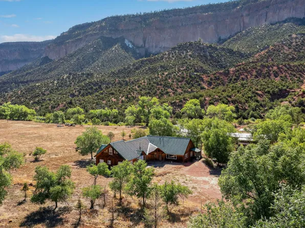 74 Armenta Rd, Jemez Springs, NM 87025