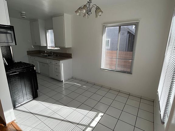 3rd image of 3862 Inglewood Blvd