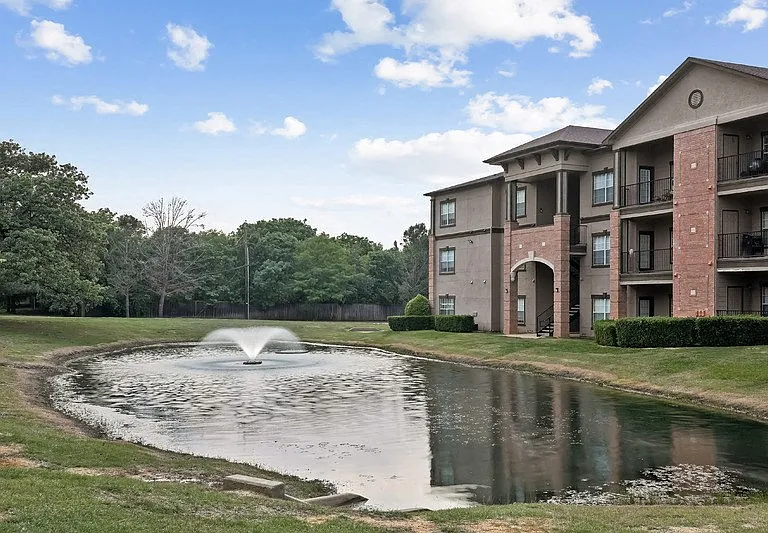 Falcon Lakes — Photo 25